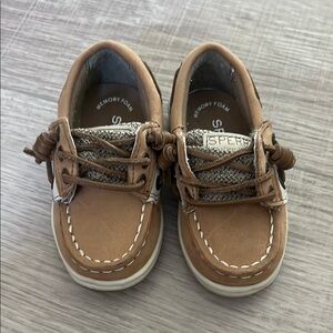 NWOT Tan Moccasins with Classic Design and Rubber Sole